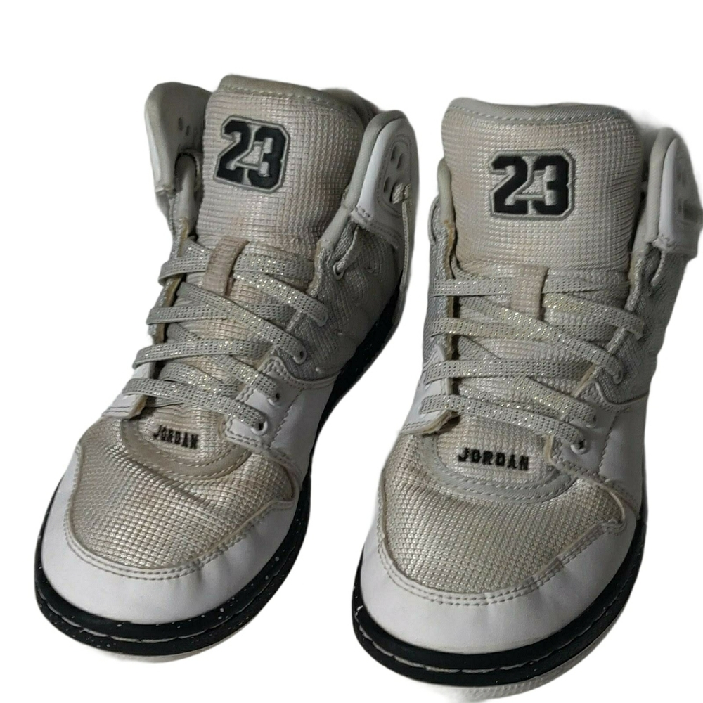 Retro Nike Youth 5 US size Air Jordan's